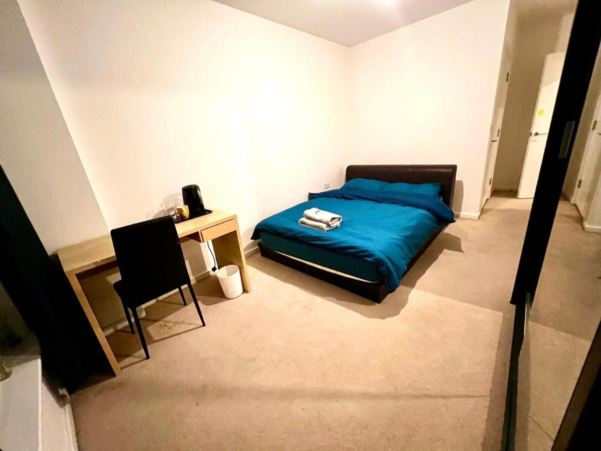 Edgware Ensuit Double Room In London, Colindale מראה חיצוני תמונה